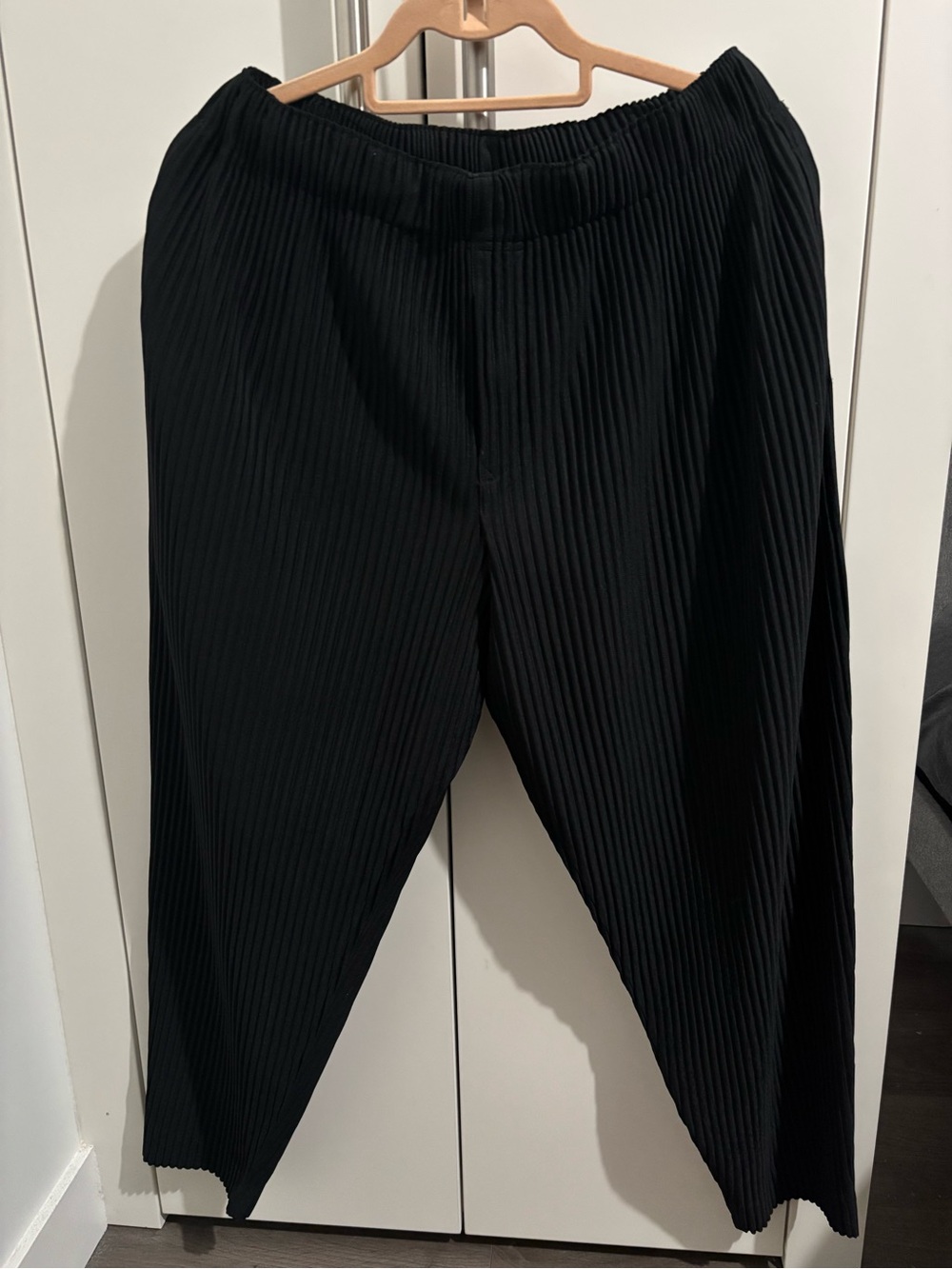 HOMME PLISSÉ ISSEY MIYAKE
Black Trousers